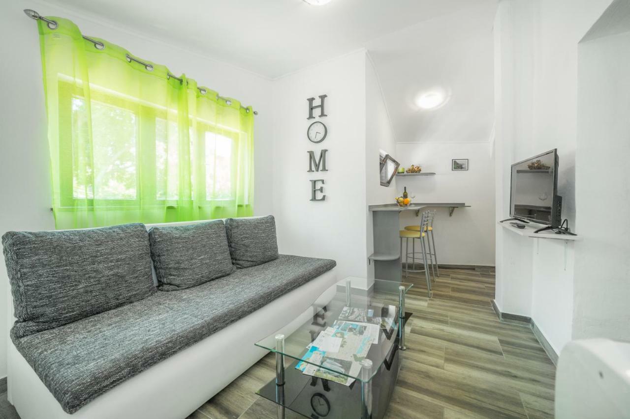 Jere Apartment Tribunj  Exterior photo